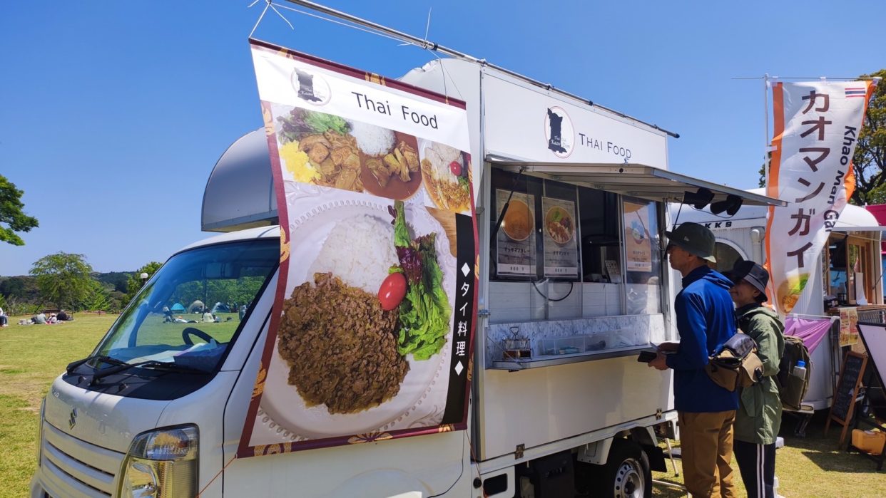 カーウダム お手軽タイ料理のキッチンカー