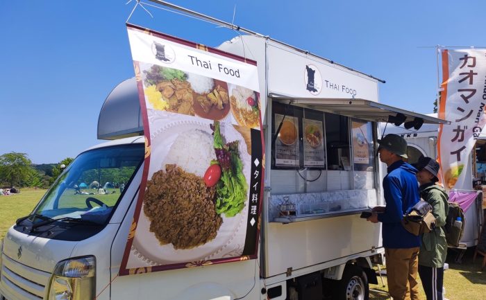 カーウダム お手軽タイ料理のキッチンカー